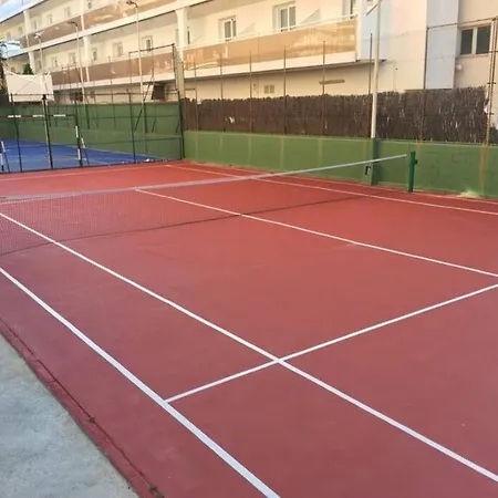 Apartamento Con Gran Piscina Y Frente A La Playa.