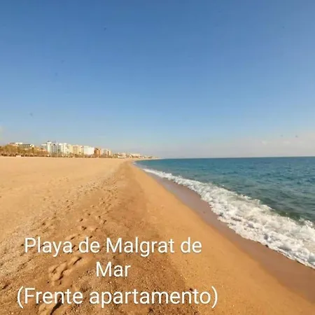 Apartamento Con Gran Piscina Y Frente A La Playa. * Malgrat de Mar