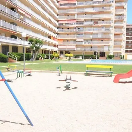 Apartment Apartamento Con Gran Piscina Y Frente A La Playa. Malgrat de Mar