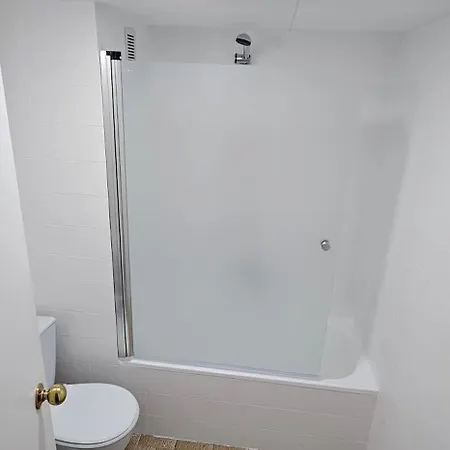 Apartamento Con Gran Piscina Y Frente A La Playa.