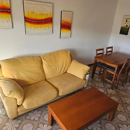 아파트 Apartamento Con Gran Piscina Y Frente A La Playa.